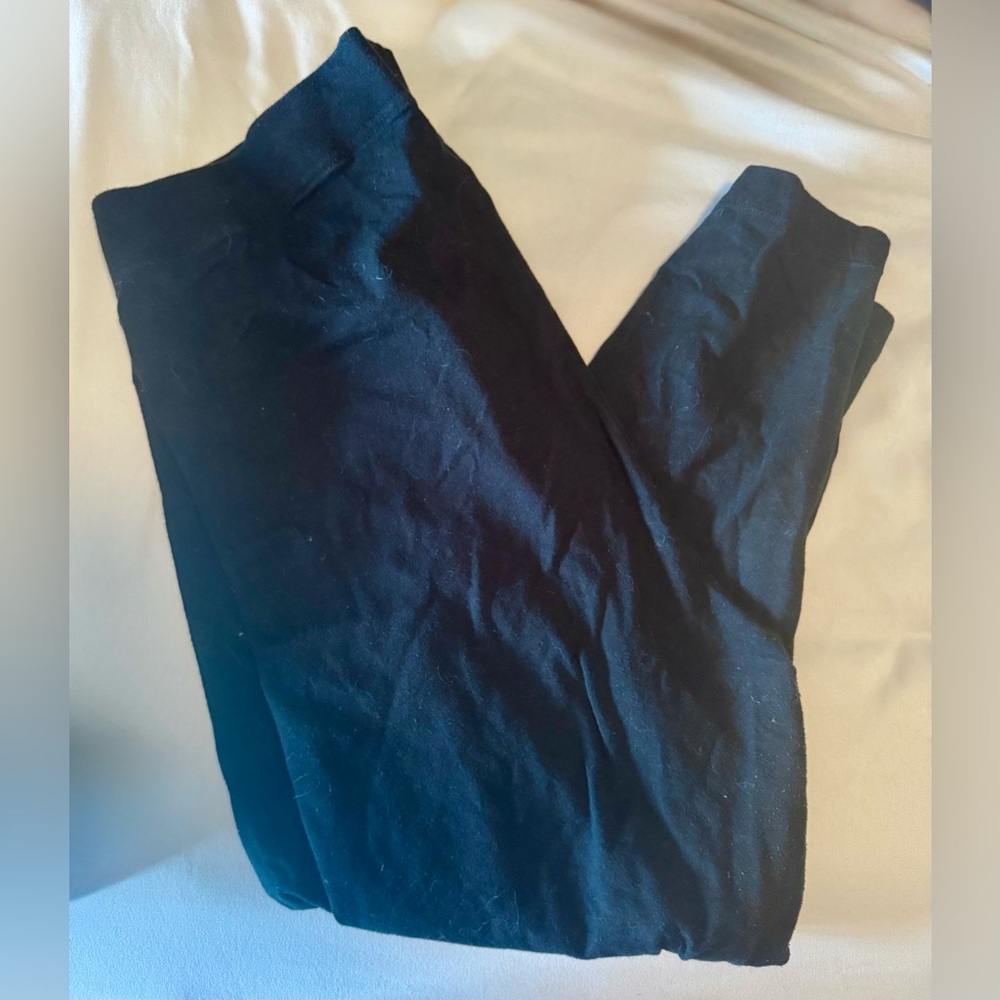 Old Navy black Size XL Capri Leggings- good condition
